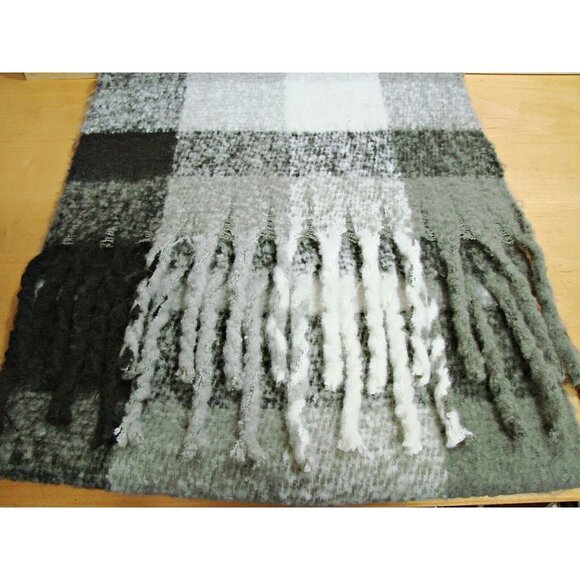 Womens Soft Chunky Warm Scarf Wrap Knit Fringe Black White Gray Plaid Lg 59x17" - Picture 12 of 12